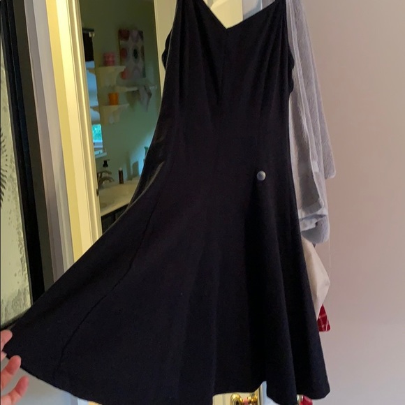 black dress - Picture 2 of 2